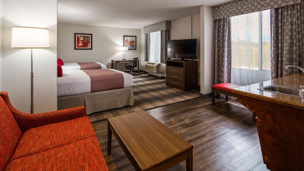  | Best Western Plus Philadelphia-Choctaw Hotel and Suites