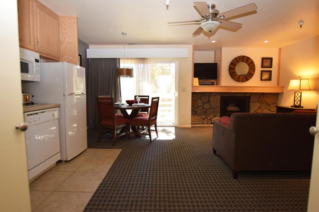 One-Bedroom Queen Suite with Sofa Bed at The Lodge at Kingsbury Crossing