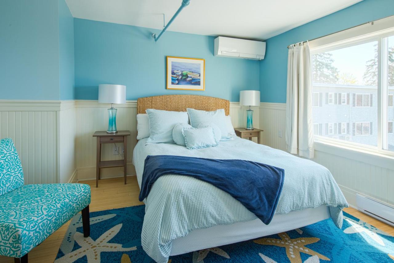 Inn Queen Suite with Pullout Sofa Bed - Max 5 Guests at Nonantum Resort