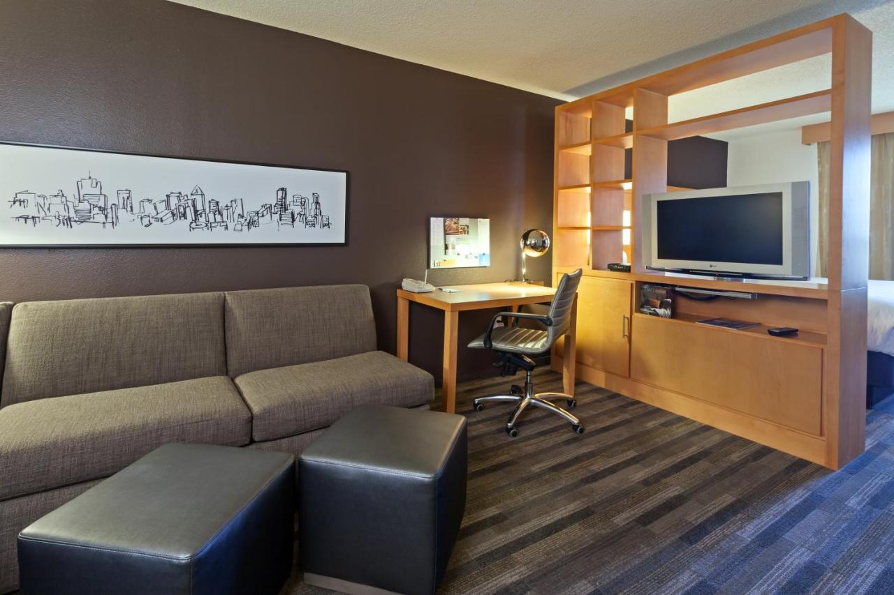 Studio King at HYATT house Houston/Galleria