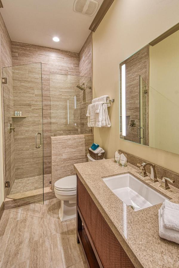 Superior Queen Suite at St George Inn