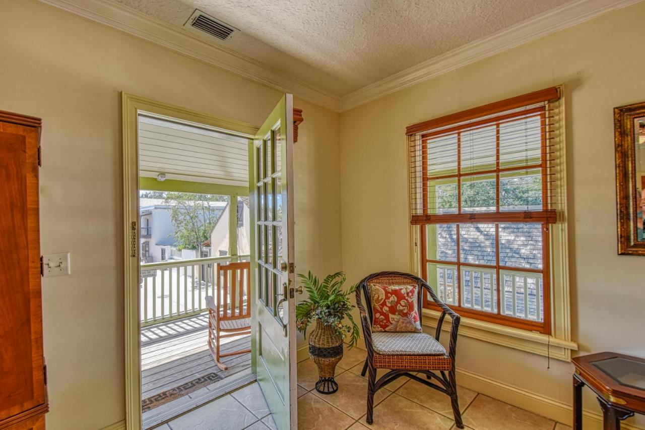 Suite with Balcony at St George Inn
