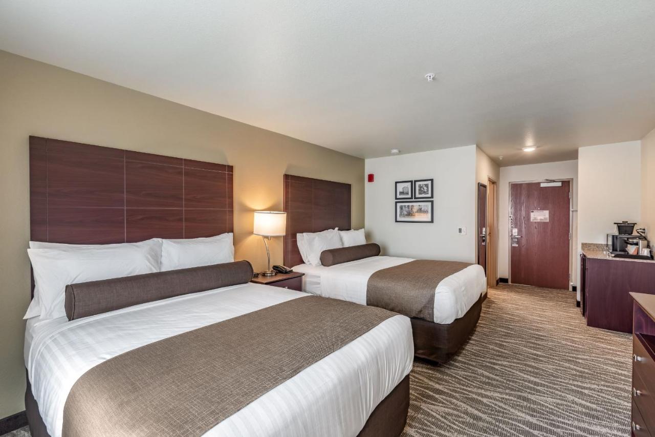 Queen Room with Two Queen Beds at Cobblestone Hotel & Suites – Stevens Point