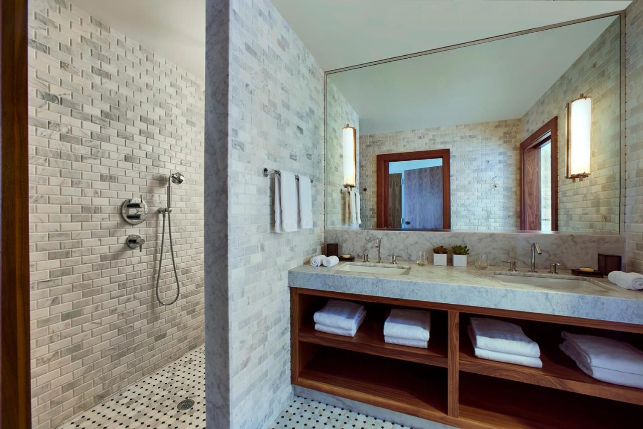 King Room Deluxe Ocean Front at Nautilus Sonesta Miami Beach