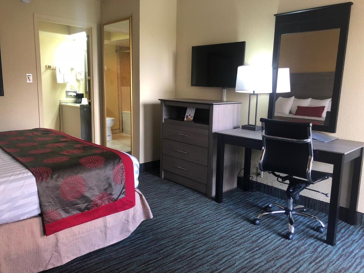 King Room - Smoking at Ramada by Wyndham Lebanon