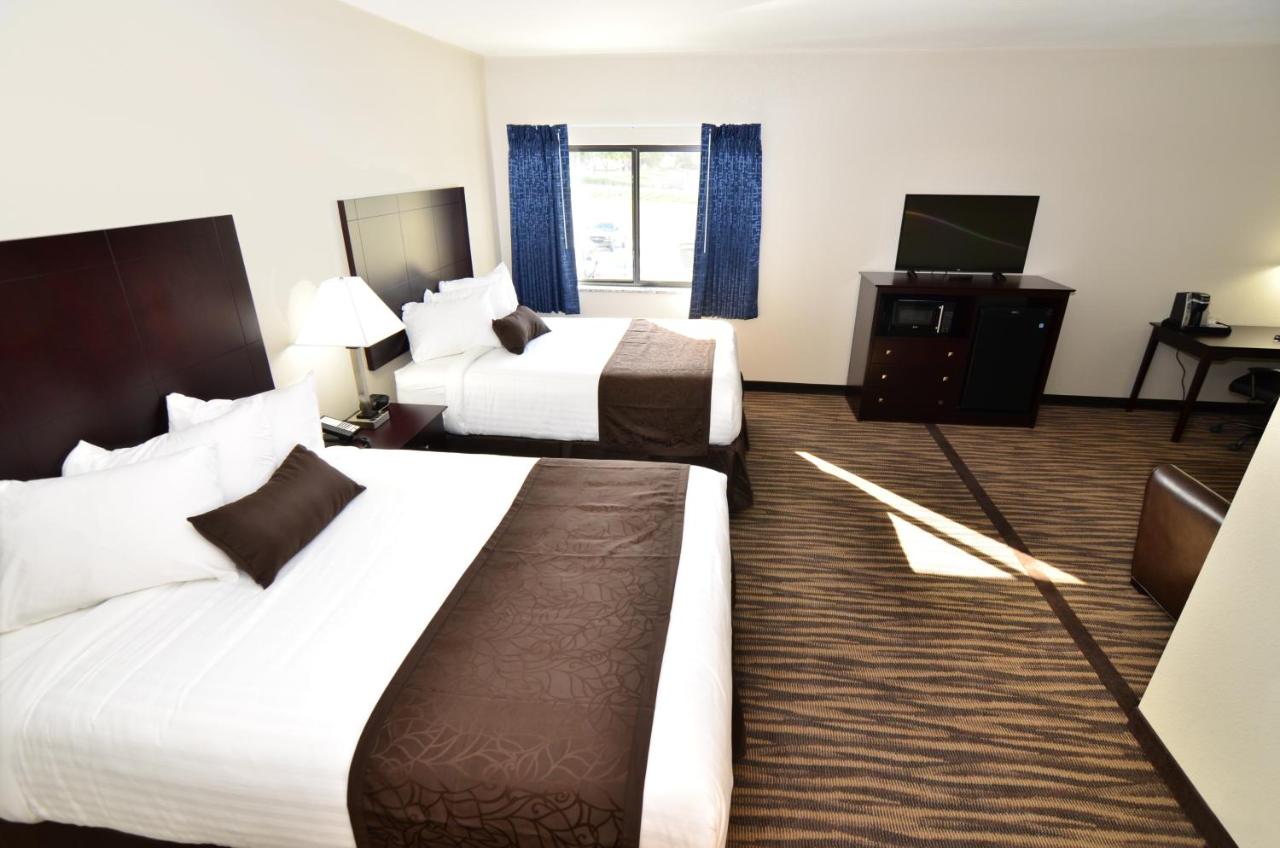 Queen Suite at Cobblestone Inn & Suites - Manning