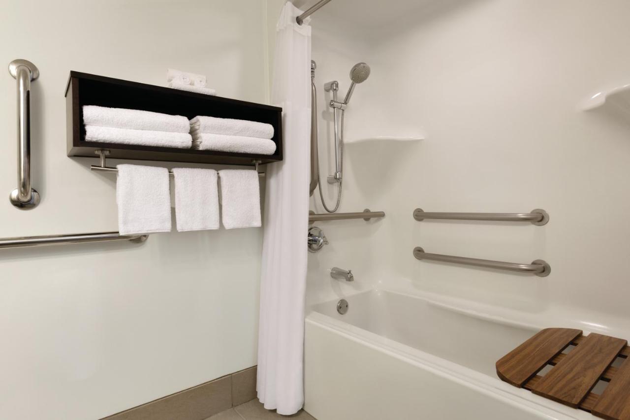 Queen Room with Two Queen Beds - Disability Access/Non-Smoking at Country Inn & Suites by Radisson, Brooklyn Park - Brooklyn Center, MN