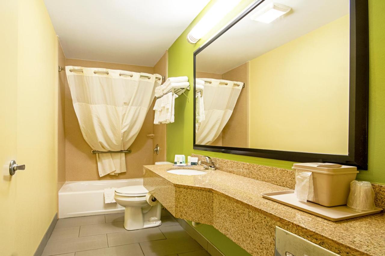 Double Room with Two Double Beds - Smoking at Quality Inn & Suites Glenmont - Albany South