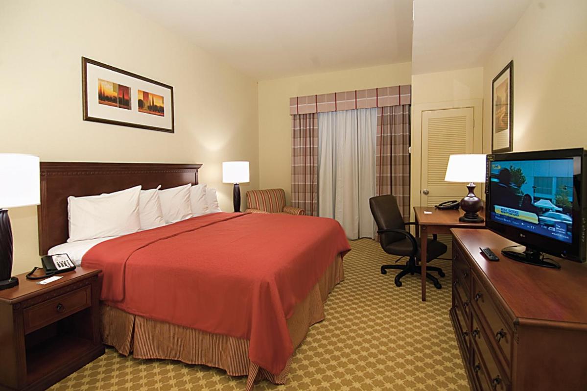King Room - Non-Smoking at Country Inn & Suites by Radisson, Crestview, FL