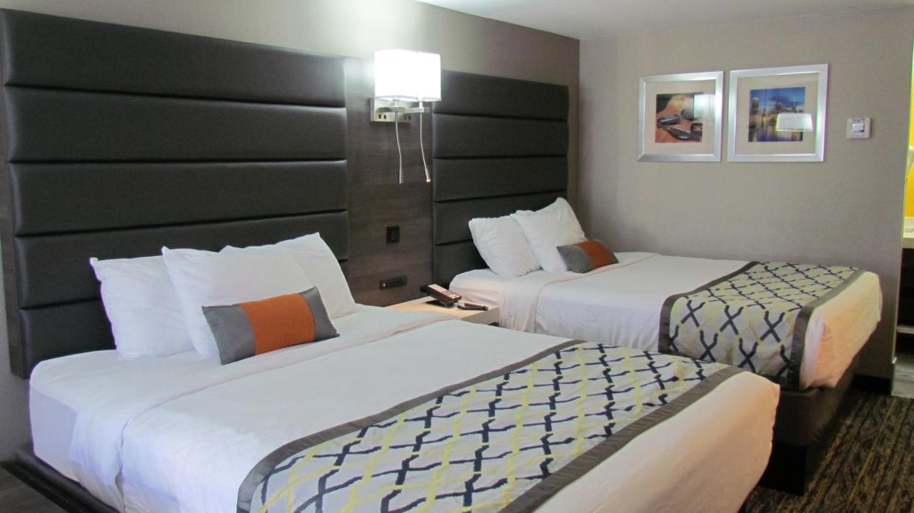 One-Bedroom Suite with Two Double Beds - Non-Smoking at Baymont by Wyndham Murfreesboro