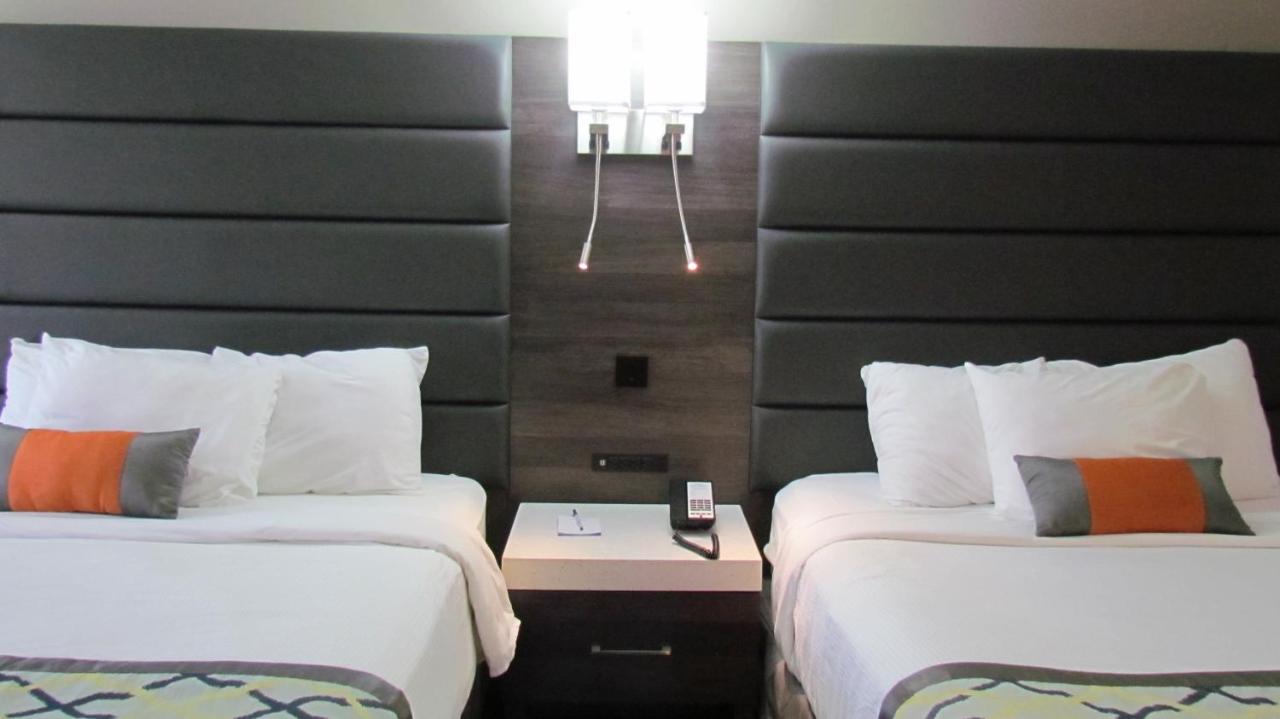 Deluxe Queen Room with Two Queen Beds - Non-Smoking at Baymont by Wyndham Murfreesboro