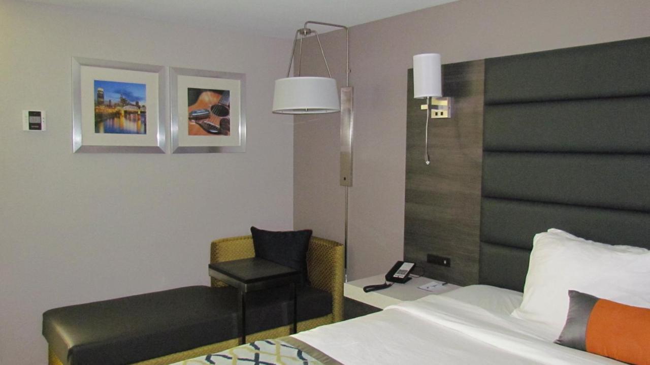 King One-Bedroom Suite - Non-Smoking at Baymont by Wyndham Murfreesboro