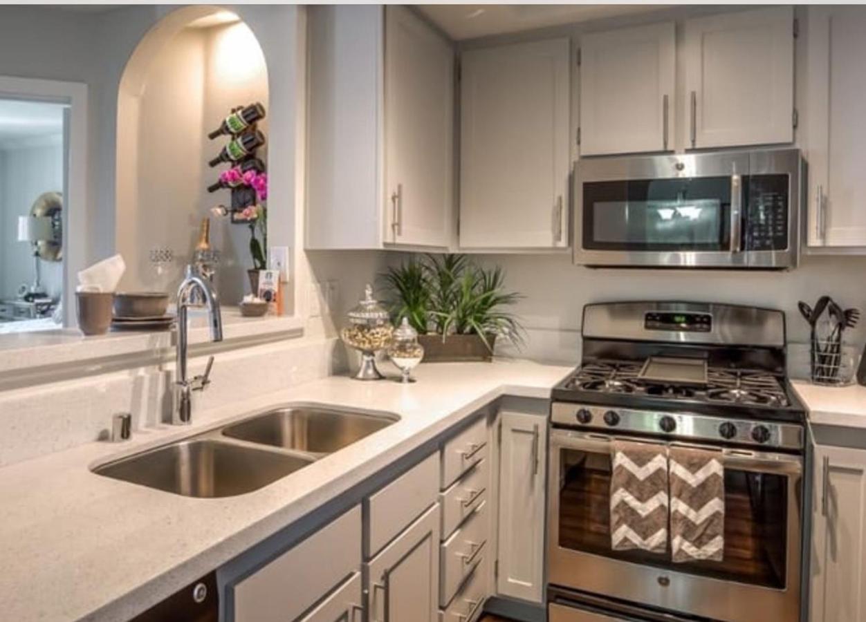 Penthouse Apartment at Luxury Suites - Heart of Beverly Hills