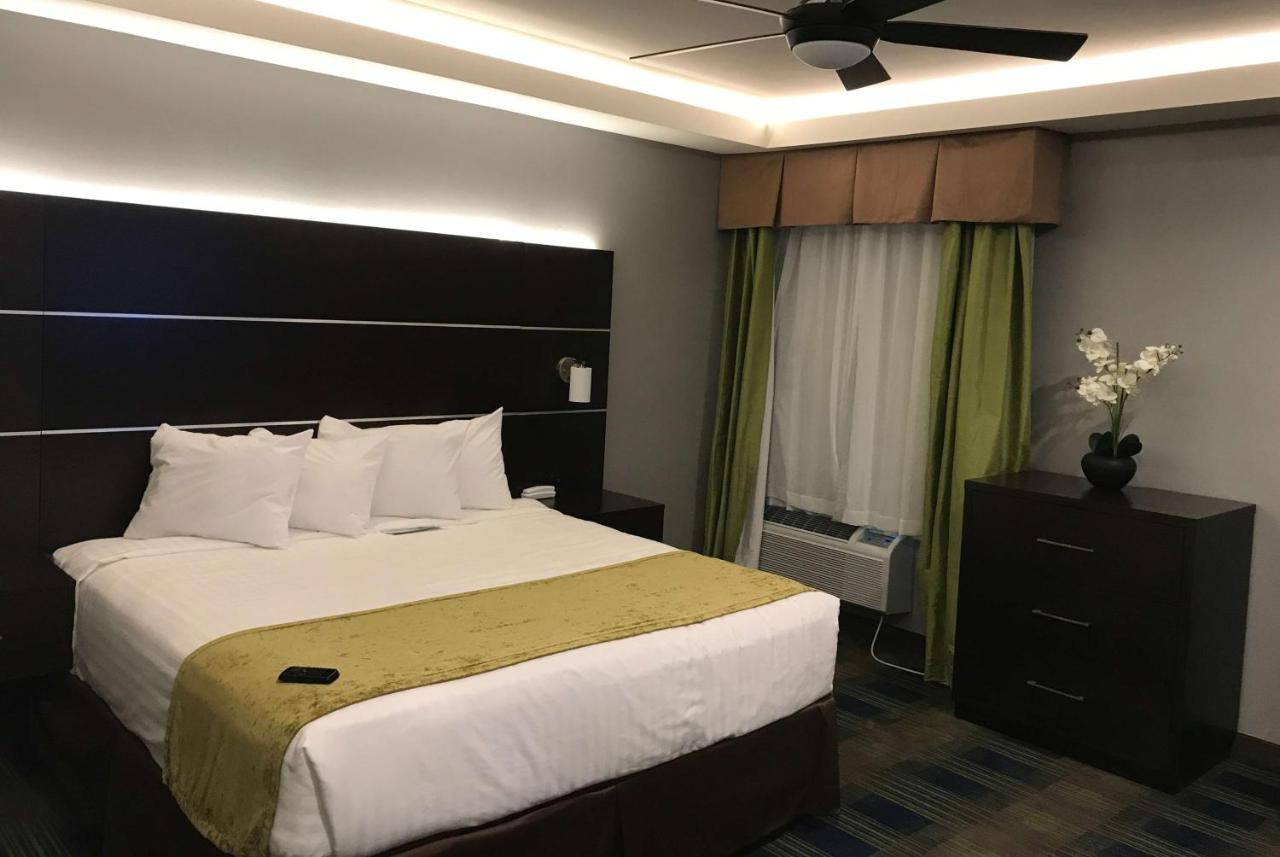 Deluxe Apartment at Days Inn & Suites by Wyndham Port Arthur