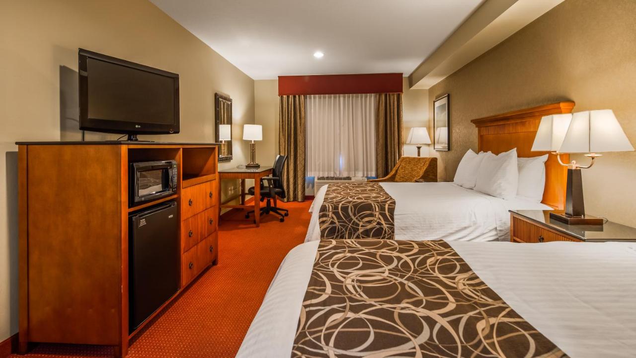 Queen Room with Two Queen Beds - Non-Smoking at Best Western Plus Canyon Pines