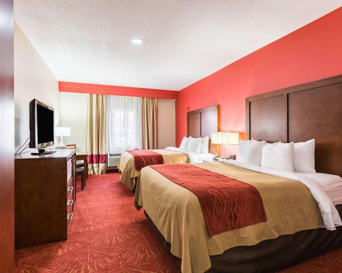 Queen Room with Two Queen Beds - Non-Smoking at Econo Lodge Inn & Suites East