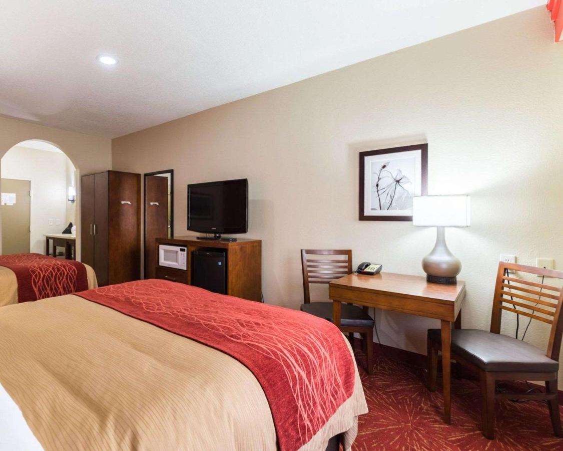 Queen Room with Two Queen Beds - Non-Smoking at Econo Lodge Inn & Suites East