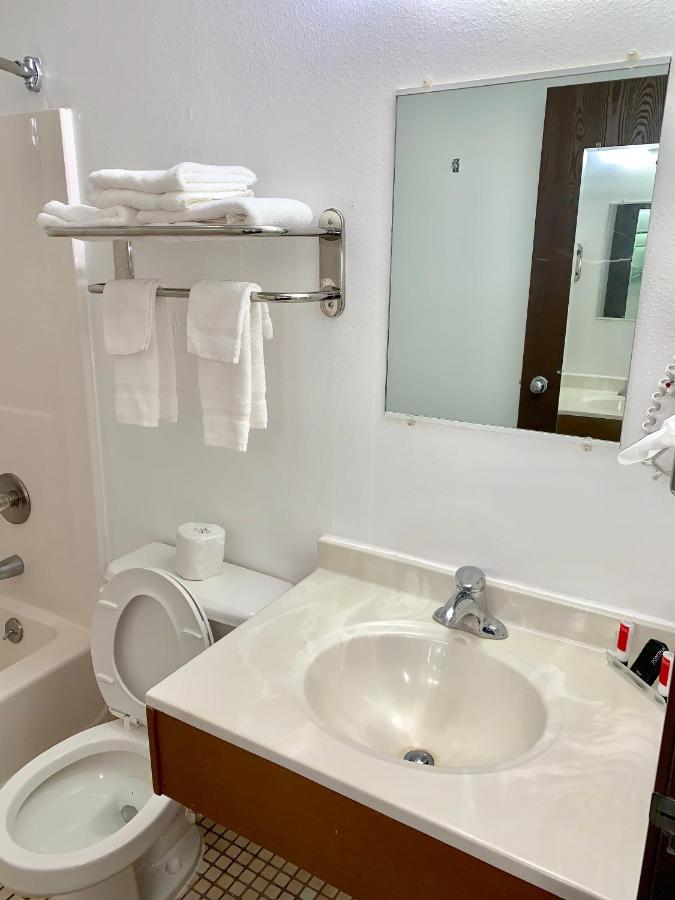 Queen Room at Americas Best Value Inn & Suites Sidney