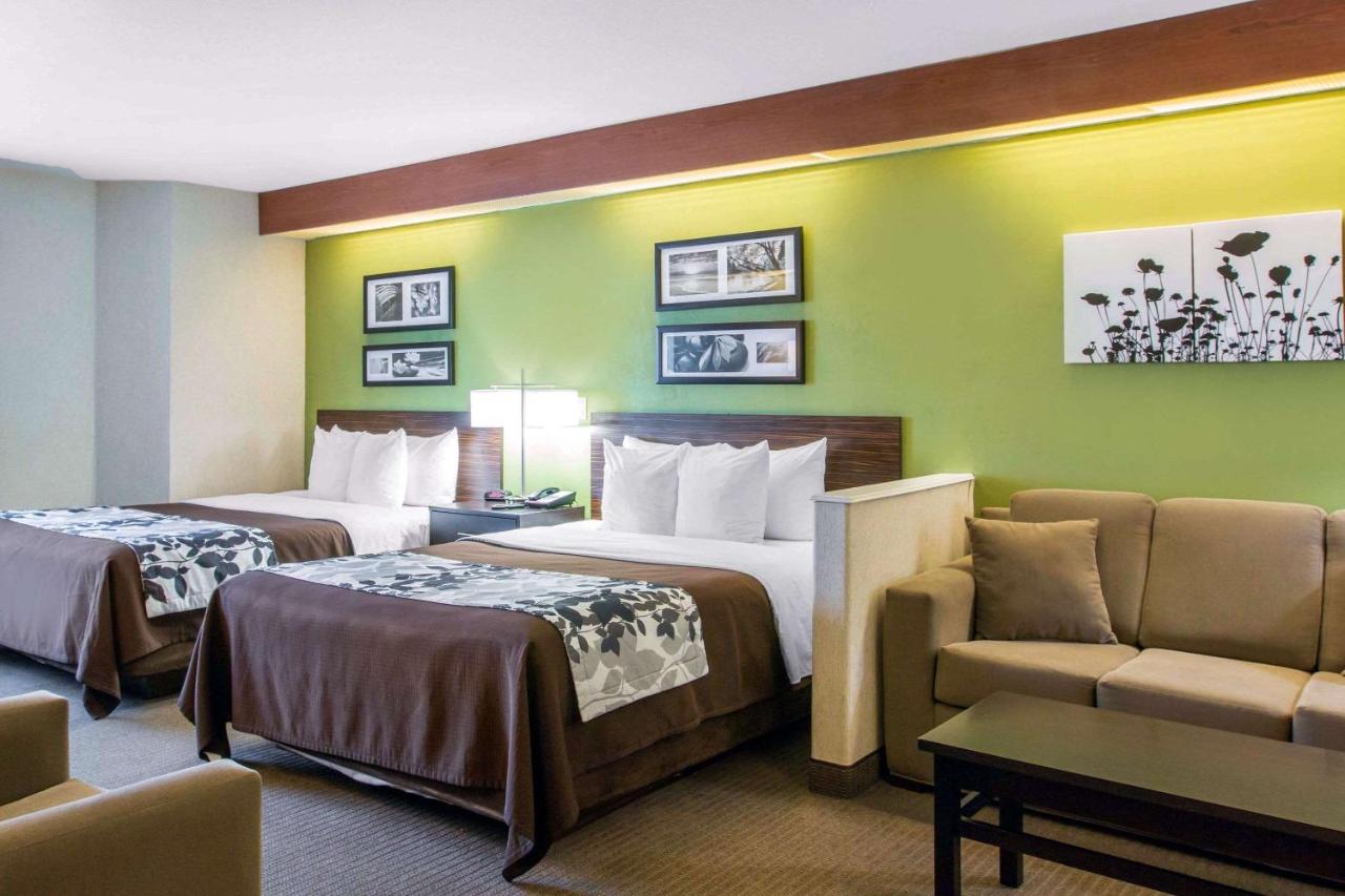 Queen Suite with Sofa Bed - Non-Smoking at Sleep Inn And Suites Oregon