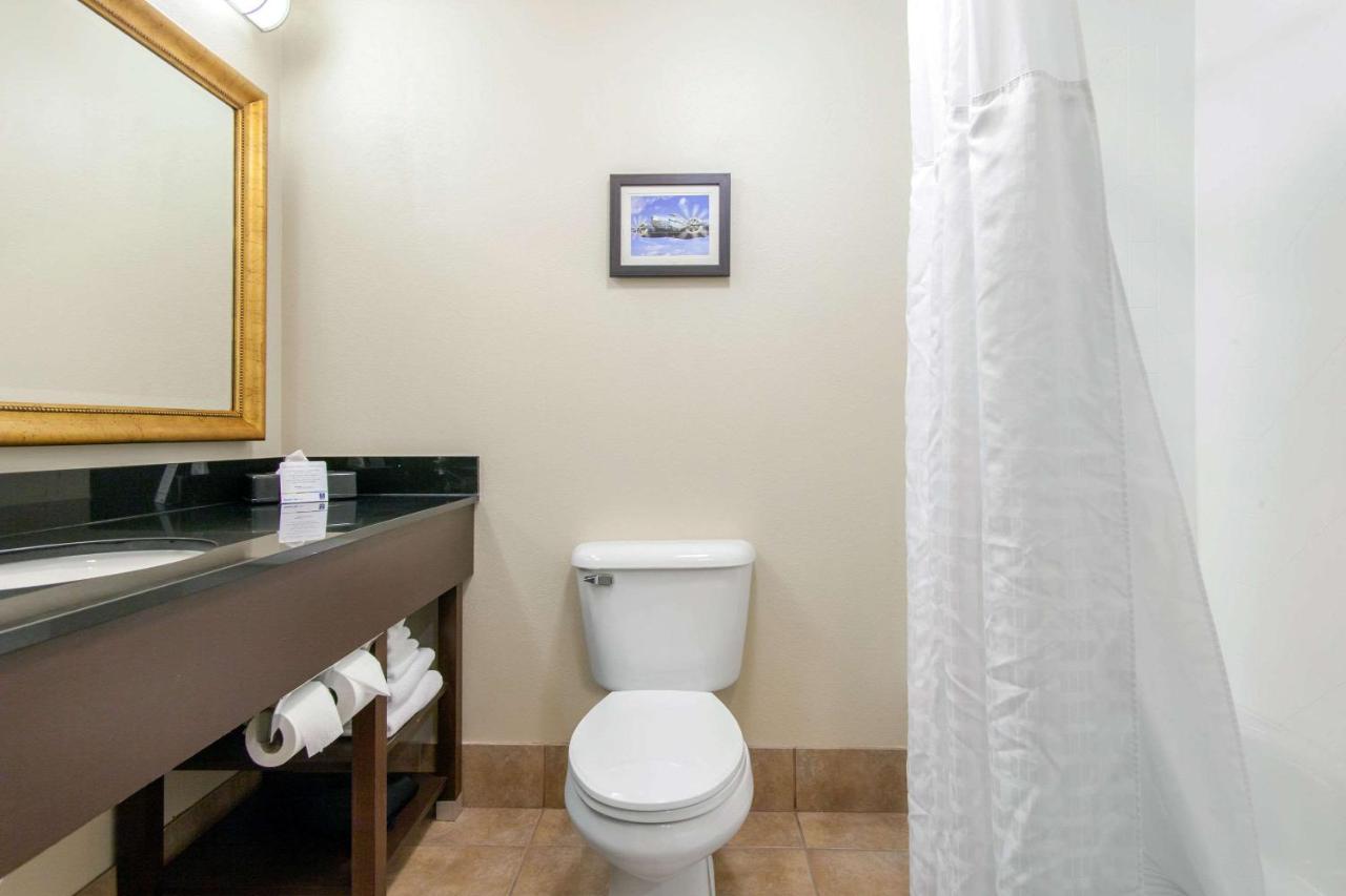 King Room - Non-Smoking at Comfort Inn & Suites Norman near University
