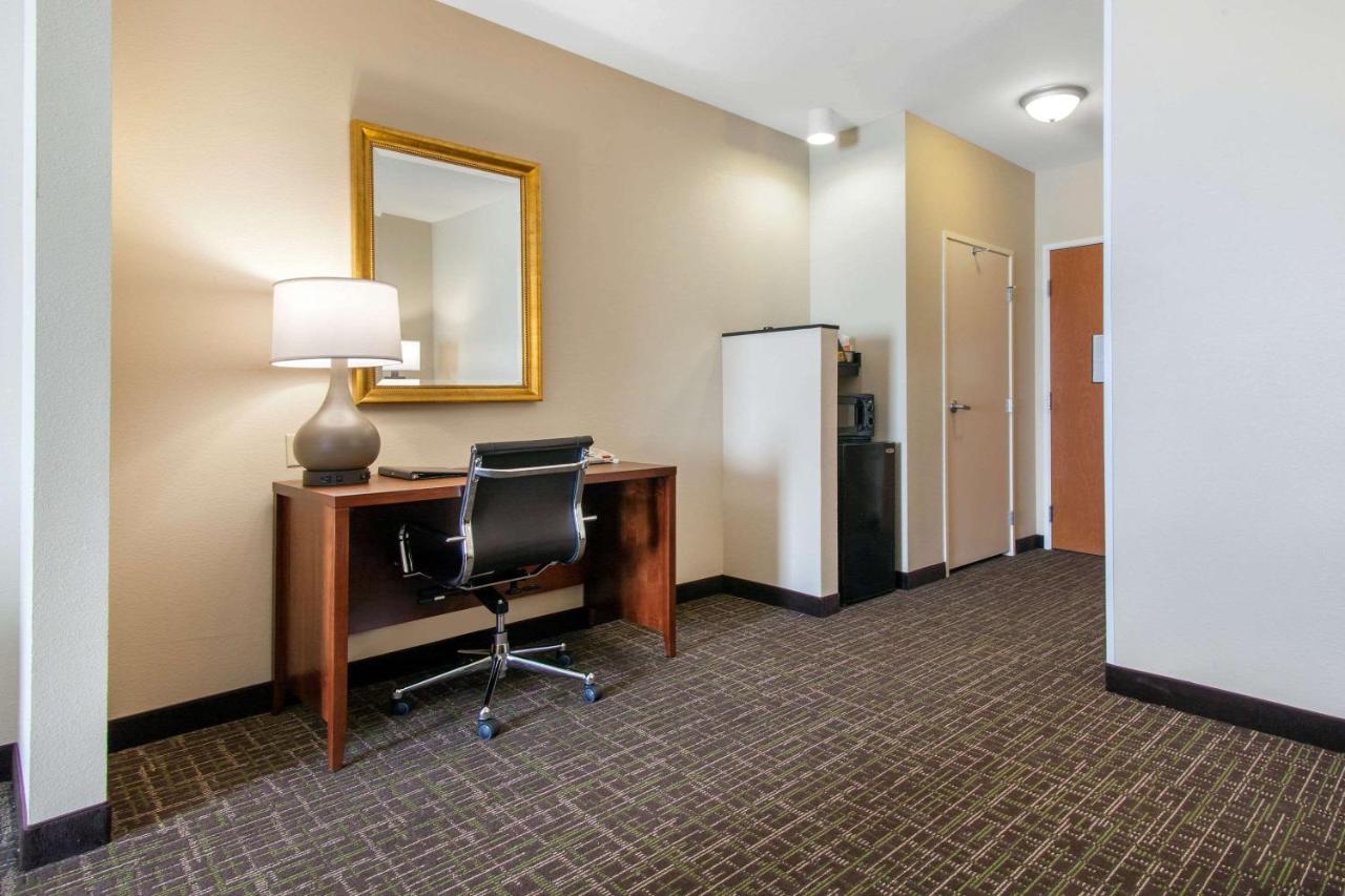 Queen Suite with Two Queen Beds - Non-Smoking at Comfort Inn & Suites Norman near University