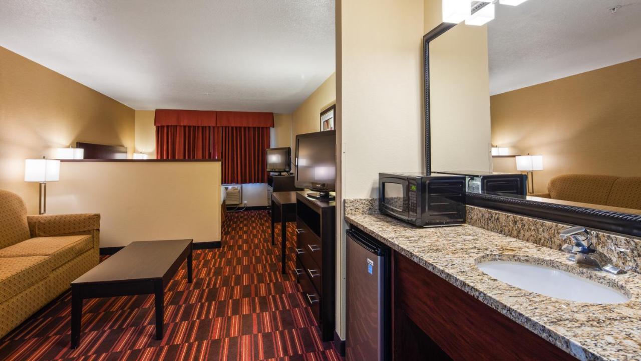 King Suite - Non Smoking at Best Western Hermiston Inn