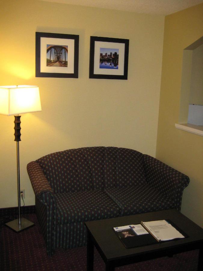 King Suite - Smoking at Quality Inn & Suites Little Rock West