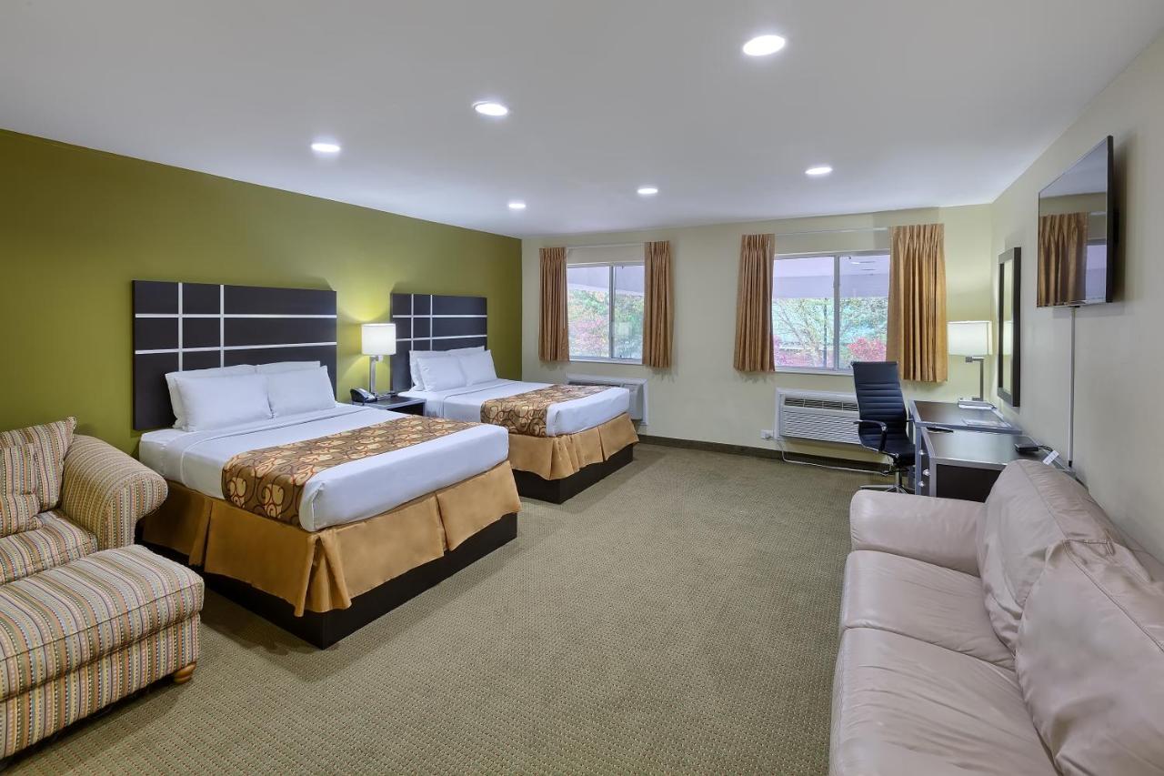 Presidential Suite at Country Hearth Inn Knightdale Raleigh