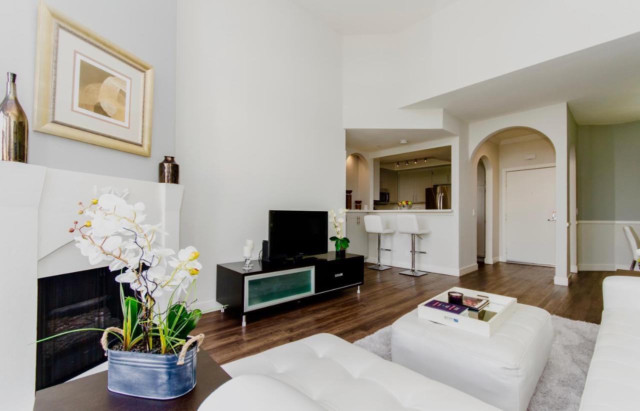 Penthouse Apartment at Luxury Suites - Heart of Beverly Hills