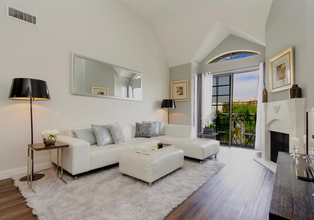 Penthouse Apartment at Luxury Suites - Heart of Beverly Hills