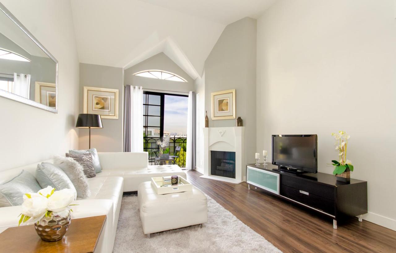 Penthouse Apartment at Luxury Suites - Heart of Beverly Hills