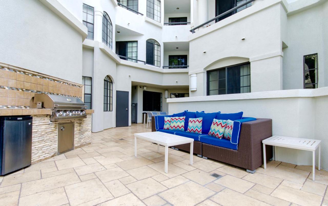 Penthouse Apartment at Luxury Suites - Heart of Beverly Hills