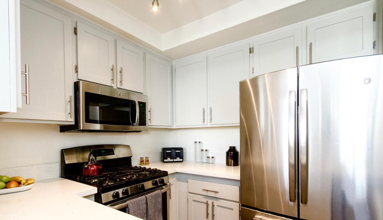 Penthouse Apartment at Luxury Suites - Heart of Beverly Hills