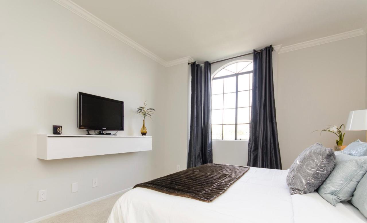 Penthouse Apartment at Luxury Suites - Heart of Beverly Hills