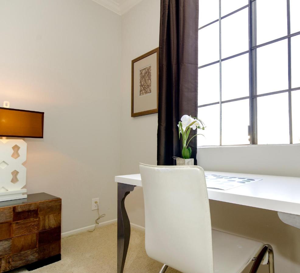 Penthouse Apartment at Luxury Suites - Heart of Beverly Hills