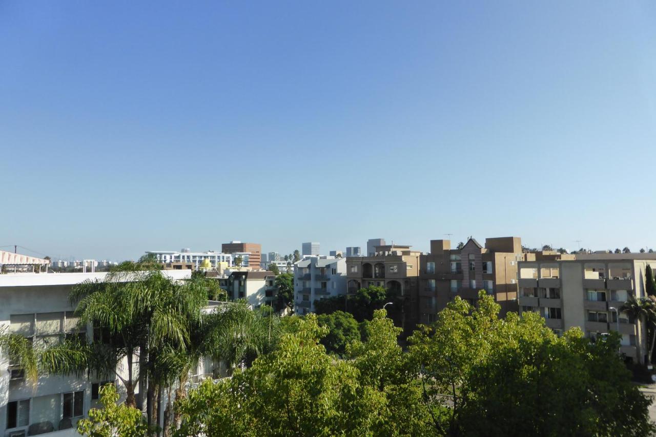 Penthouse Apartment at Luxury Suites - Heart of Beverly Hills