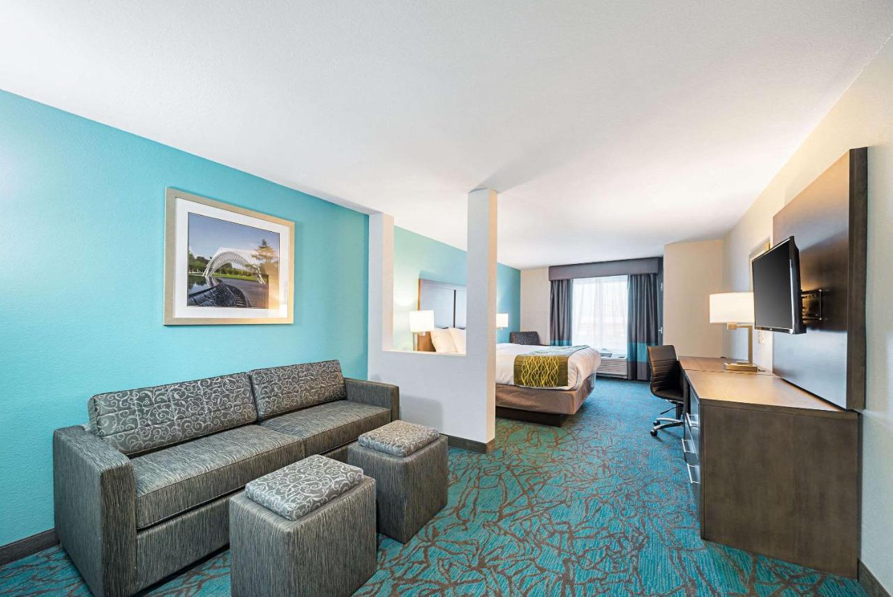 King Suite - Non-Smoking at Comfort Inn & Suites Oklahoma City near Bricktown