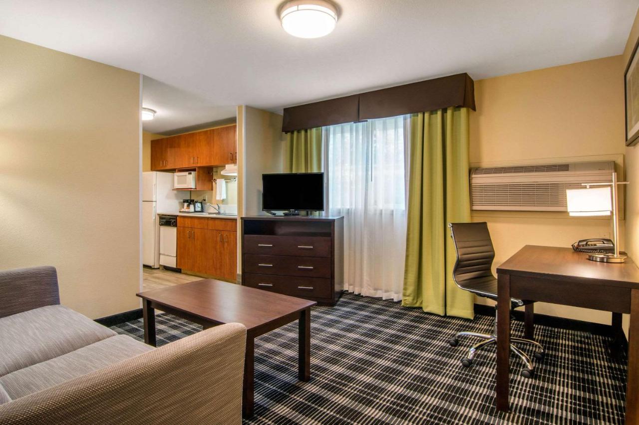 Efficiency King Suite - Non-Smoking at Quality Inn & Suites Albany Corvallis