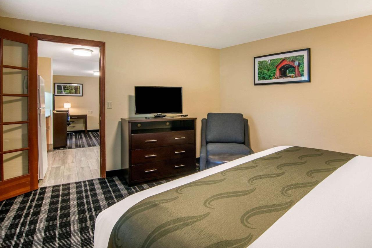 Efficiency King Suite - Non-Smoking at Quality Inn & Suites Albany Corvallis