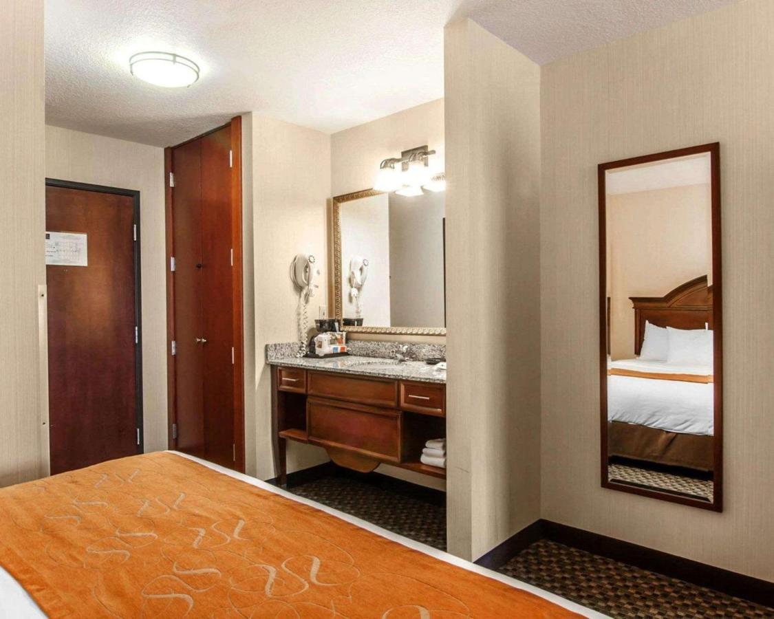Superior King Suite - Non-Smoking at Comfort Suites Corvallis