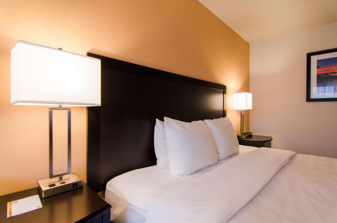 King Room - Disability Access at Cottage Grove Inn