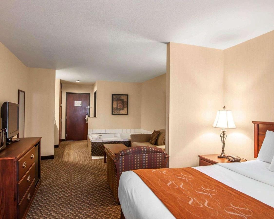 Deluxe King Suite - Non-Smoking at Comfort Suites Corvallis