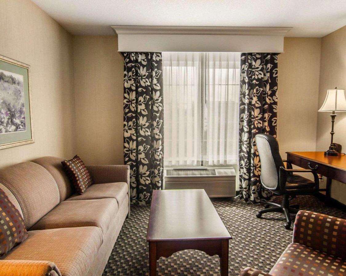Queen Room with Two Queen Beds - Non-Smoking at Comfort Suites Corvallis