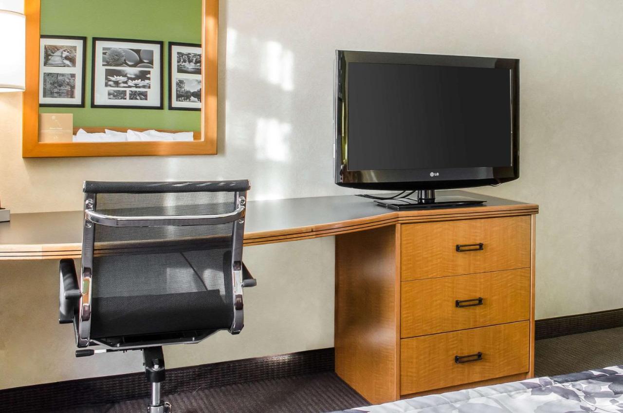 Standard King Room at Sleep Inn & Suites Bensalem