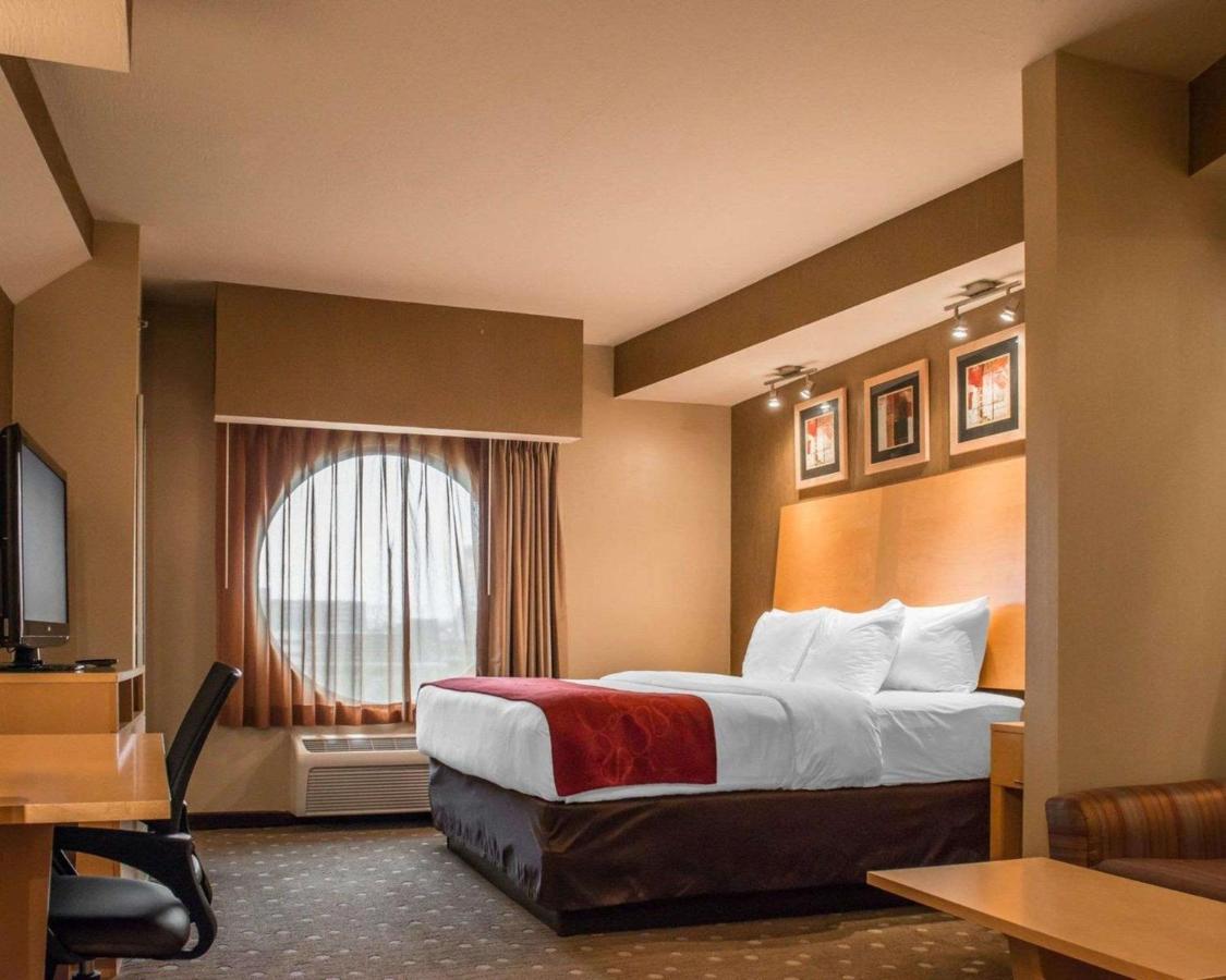 Standard King Suite - Non-Smoking at Comfort Suites Monroeville - Pittsburgh East