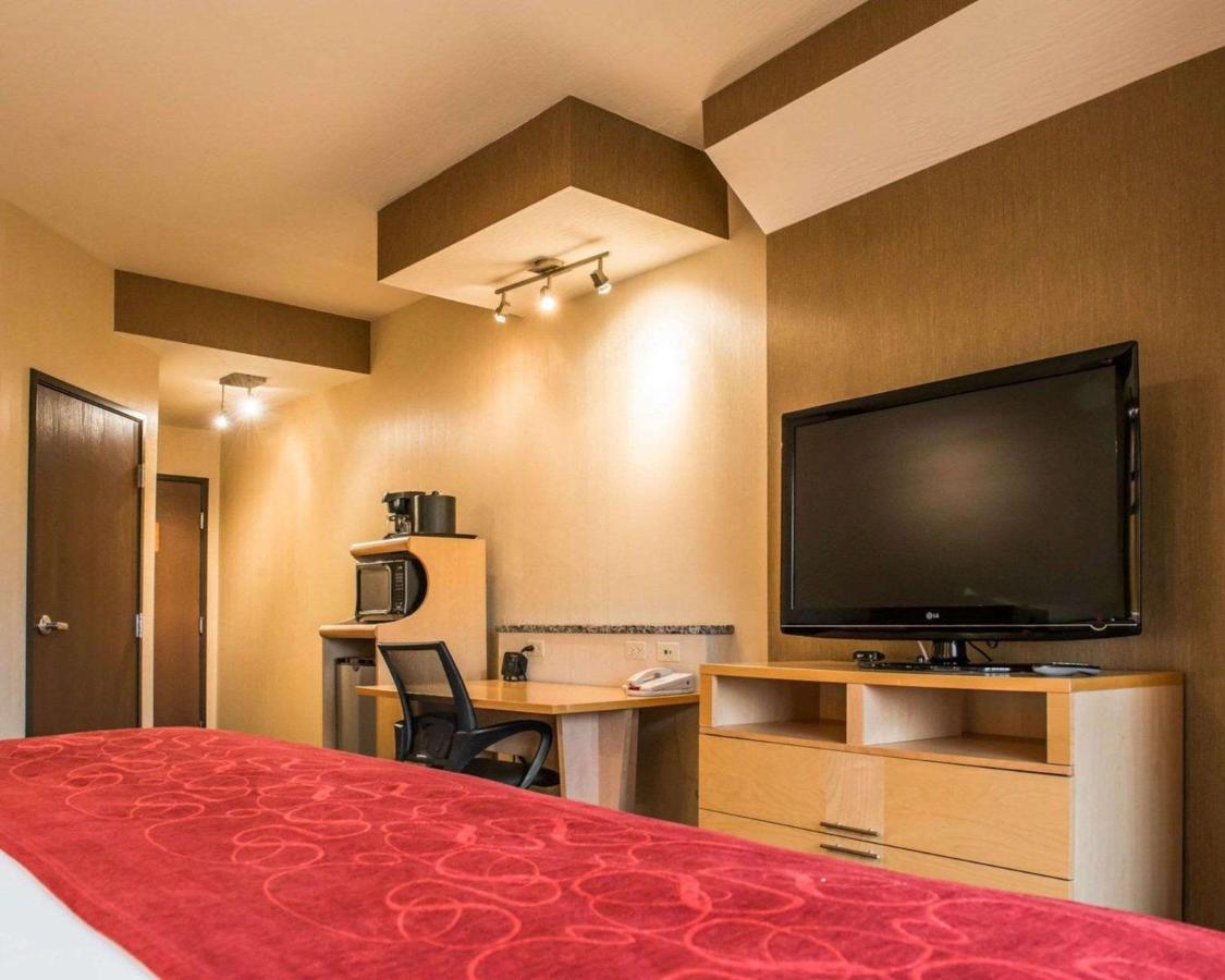 Standard King Suite - Non-Smoking at Comfort Suites Monroeville - Pittsburgh East