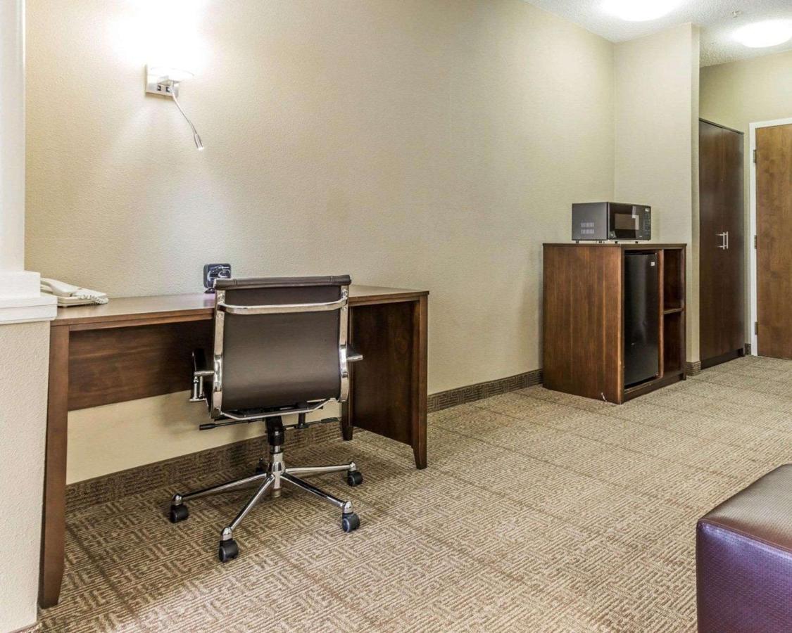 King Suite - Non-Smoking at Comfort Suites at Isle Of Palms Connector