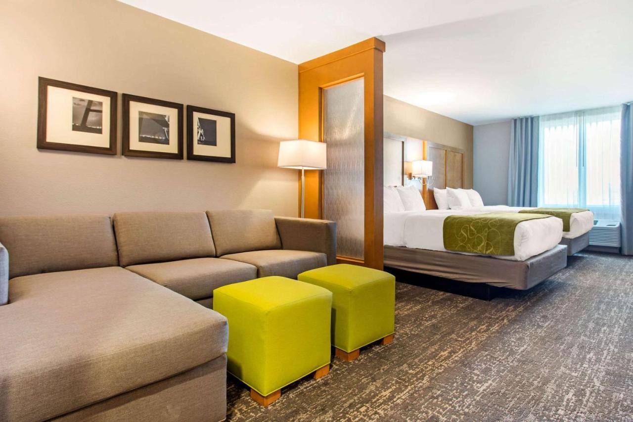 Queen Suite with Two Queen Beds and Sofa Bed at Comfort Suites North Charleston - Ashley Phosphate