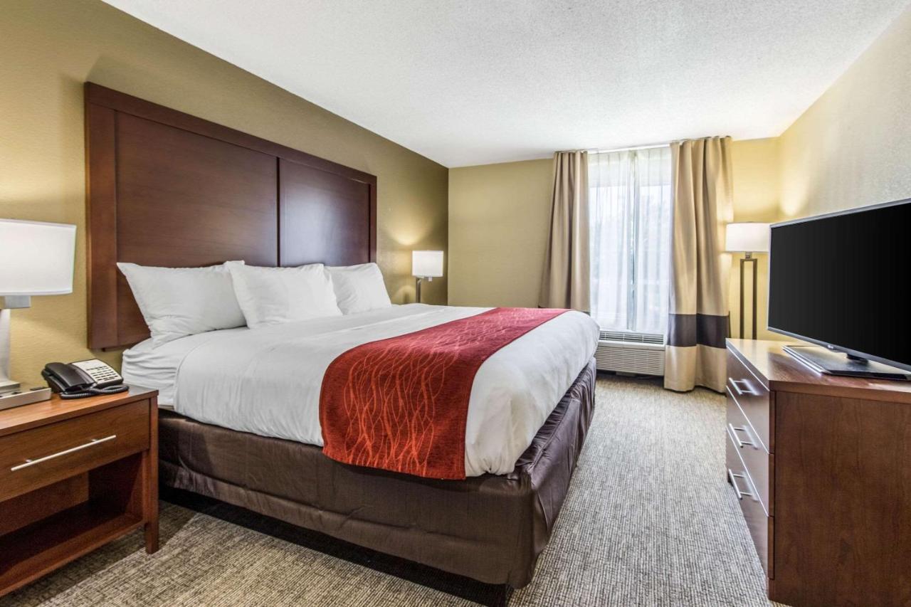 King Room - Disability Access/Non-Smoking at Comfort Inn & Suites Greenwood near University