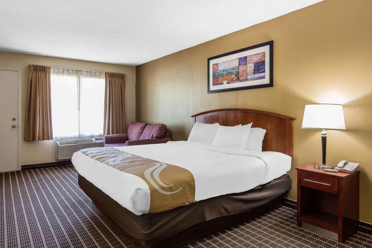 Standard King Room - Non-Smoking at Quality Inn & Suites Sevierville - Pigeon Forge